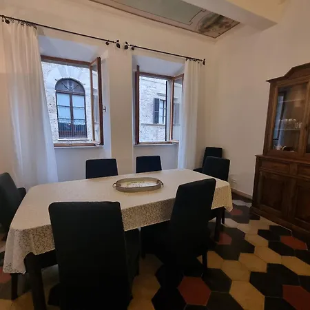 Corso Liberta 25 * Масса-Мариттима