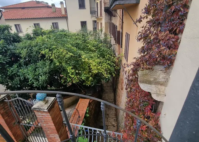 Corso Liberta 25 公寓